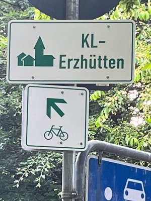 Schild Radwanderweg in Erzhütten